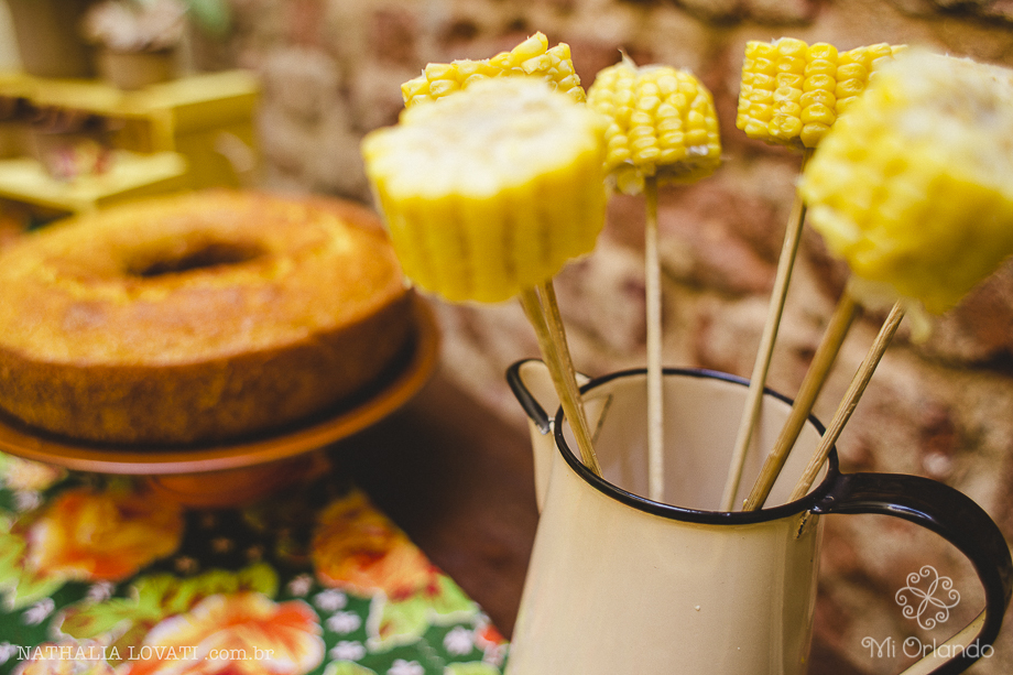 Espetinhos de mini milho para festa junina